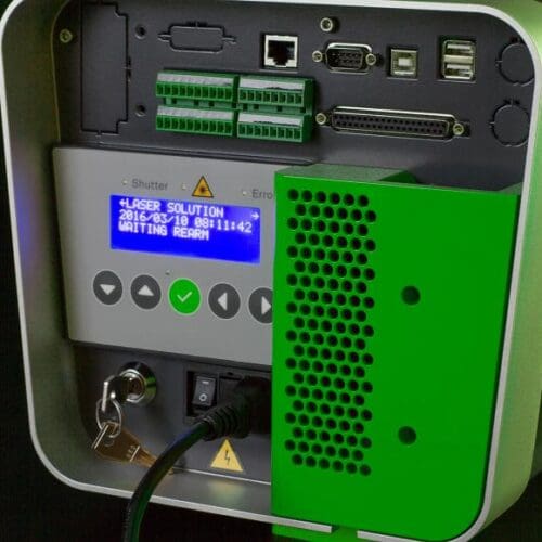 Kontrolna plošča za upravljanje laserja